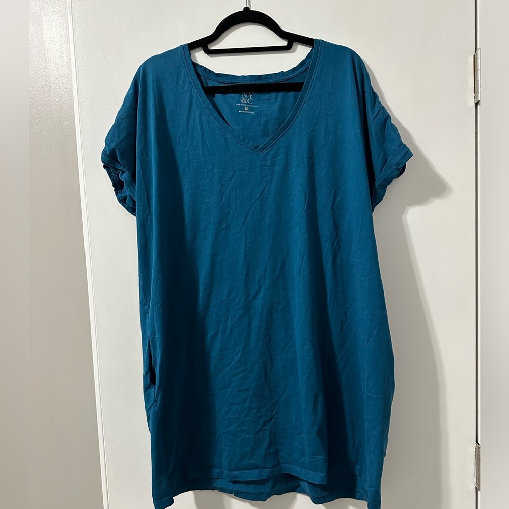 New York & Company Blue Short Sleeve Tunic